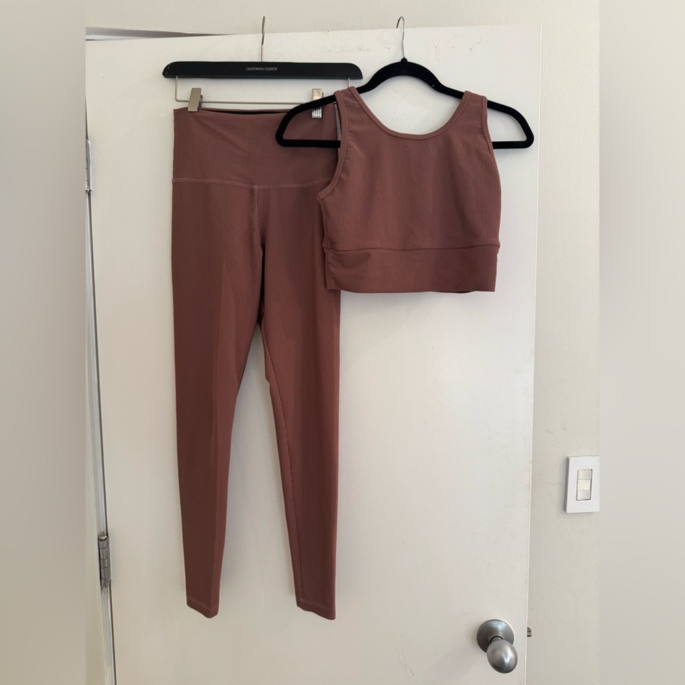 Strut this Women's Activewear Set. Top M. Leggings S. Retail $160.